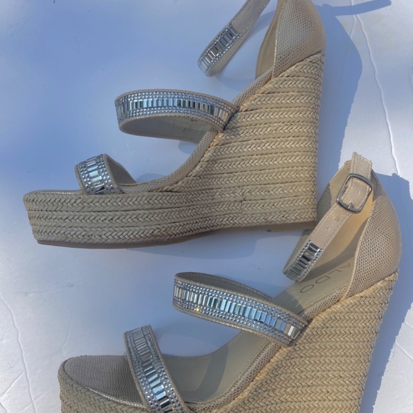 Aldo Afewiel rhinestone wedge heel sandals in size 8.5 - Picture 11 of 17